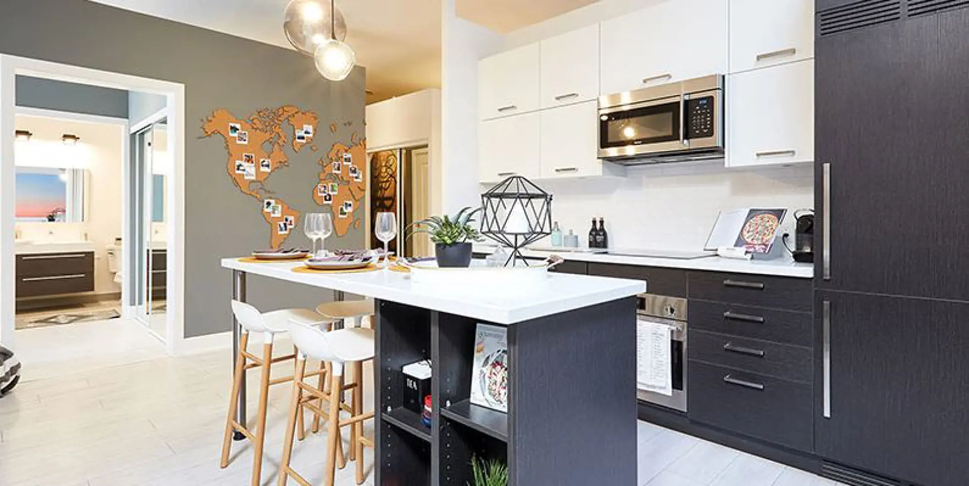 Gallery Square · 2 bed + den — photo 2