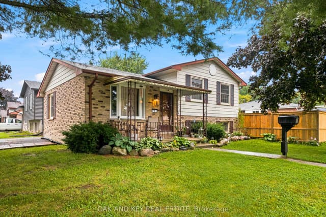 Detached at 1 Vanier Place, St. Thomas, ON N5R 5L2