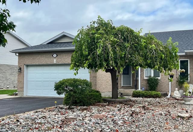 Semi-Detached at 721 Millwood Drive, Kingston, ON K7M 8Z2