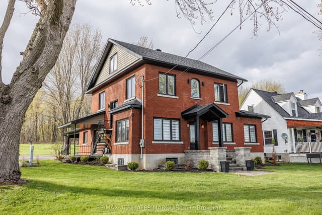 Detached at 3314 Montreal Road, Cornwall, ON K6H 5R5