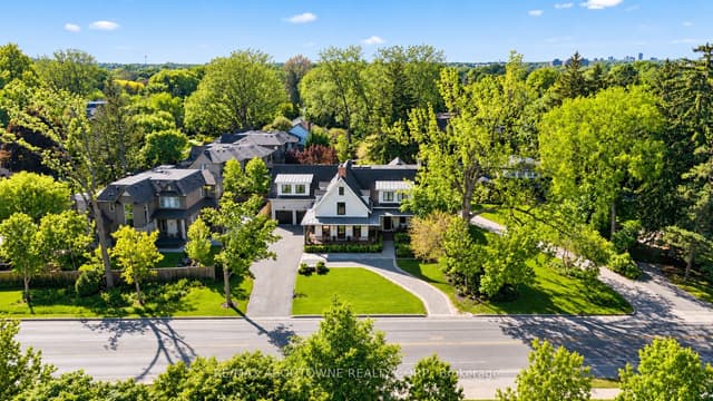 Detached at 489 Lakeshore Road W, Oakville, ON L6K 1G4