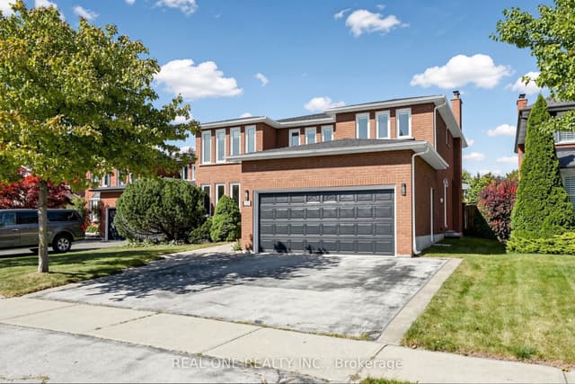 Detached at 1213 Rosethorne Road, Oakville, ON L6M 1H5