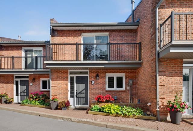 Condo Townhouse at 2136 Old Lakeshore Road 8, Burlington, ON L7R 1A3