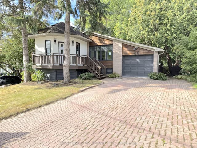Detached at 60 Hillview Drive, Newmarket, ON L3Y 4H9