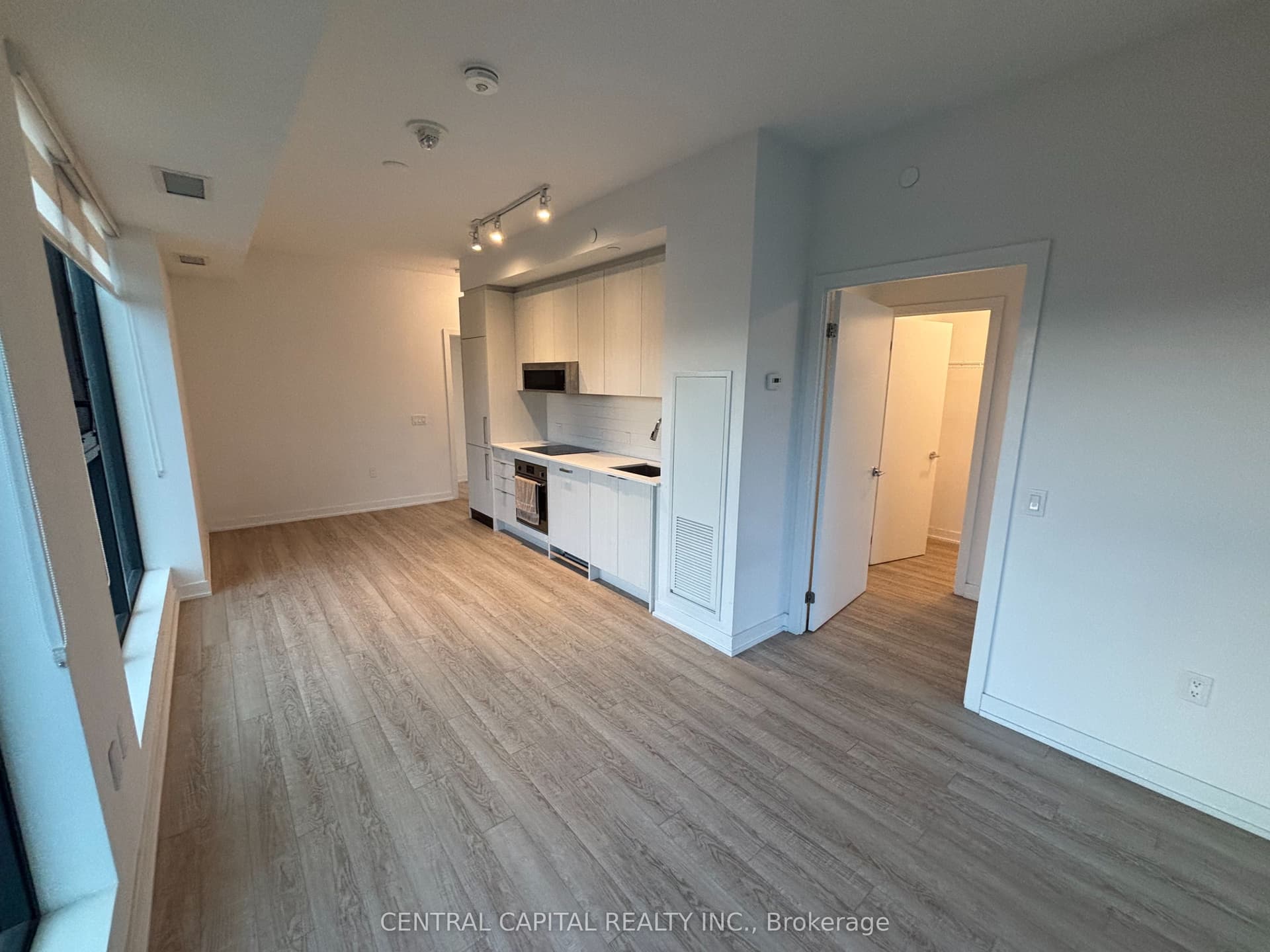 Suite 419 · Floor 4, Unit 419 · 250 Lawrence Ave W