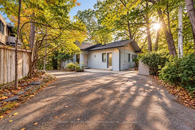Detached at 7 Greenbrook Drive, Toronto, ON M6M 2J8, Toronto W04