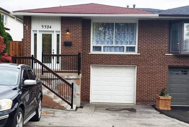 Semi-Detached at 3324 Strabane Drive, Mississauga, ON L5C 1W7