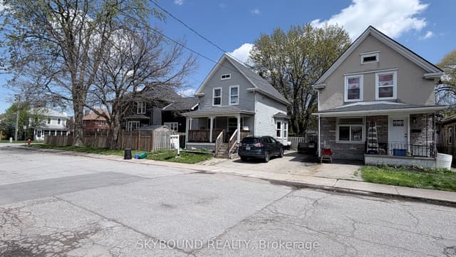 Detached at 4890 Saint Clair Avenue, Niagara Falls, ON L2E 3T6