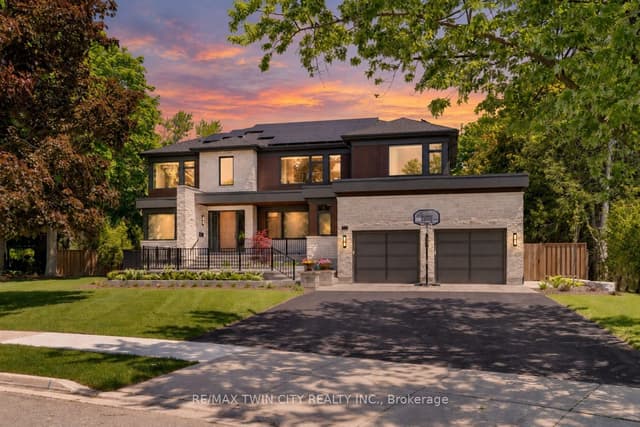 Detached at 26 Golfview Place, Kitchener, ON N2M 2Y2