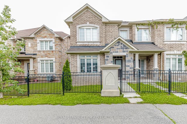Att/Row/Townhouse at 66 Hatton Court, Brampton, ON L6Y 0H7