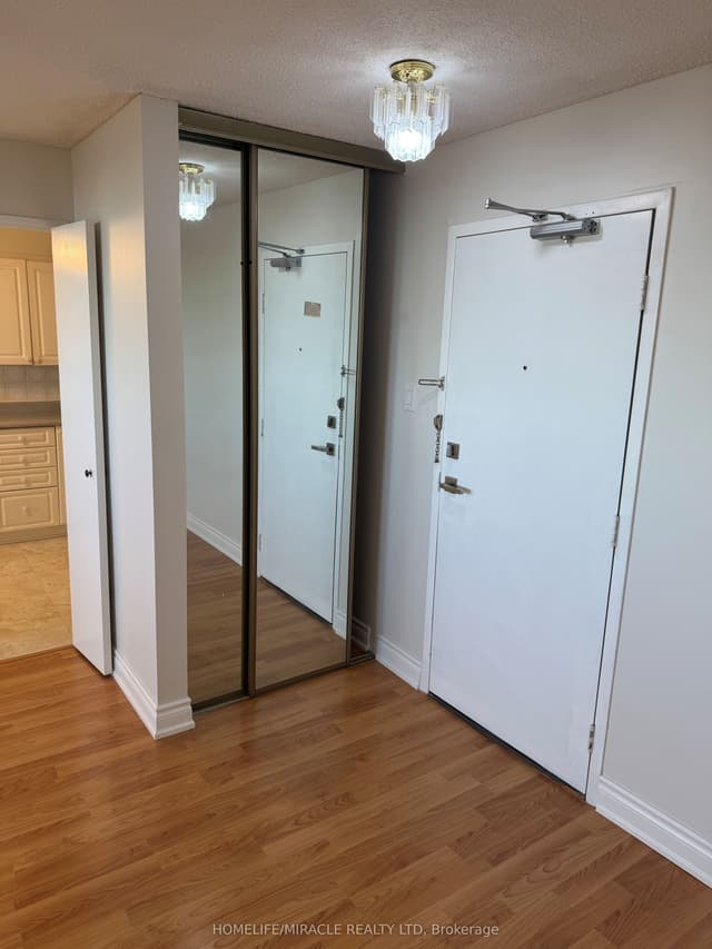 Condo Apartment at 120 Dundalk Drive PH9, Toronto, ON M1P 4V9, Toronto E04
