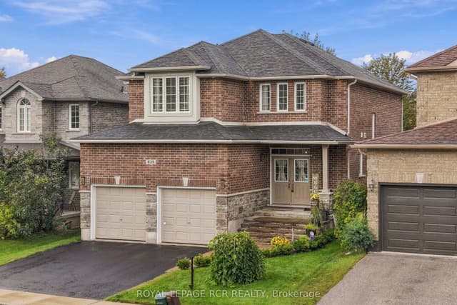 Detached at 825 Booth Avenue, Innisfil, ON L9S 0A7