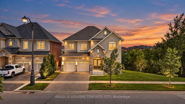 Detached at 20 Parkheights Trail, King, ON L7B 0A6