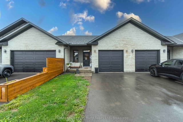 Att/Row/Townhouse at 28 Raycroft Drive, Belleville, ON K8N 0R4