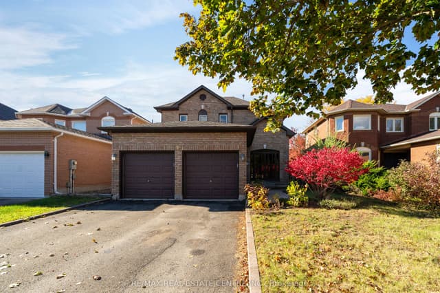 Detached at 39 Killaloe Crescent, Halton Hills, ON L7G 5N2