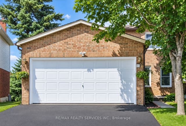 Detached at 40 Morado Court, Brampton, ON L6S 4H7