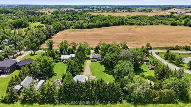 Detached at 8404 Chippewa Road, Hamilton, ON L0R 1W0