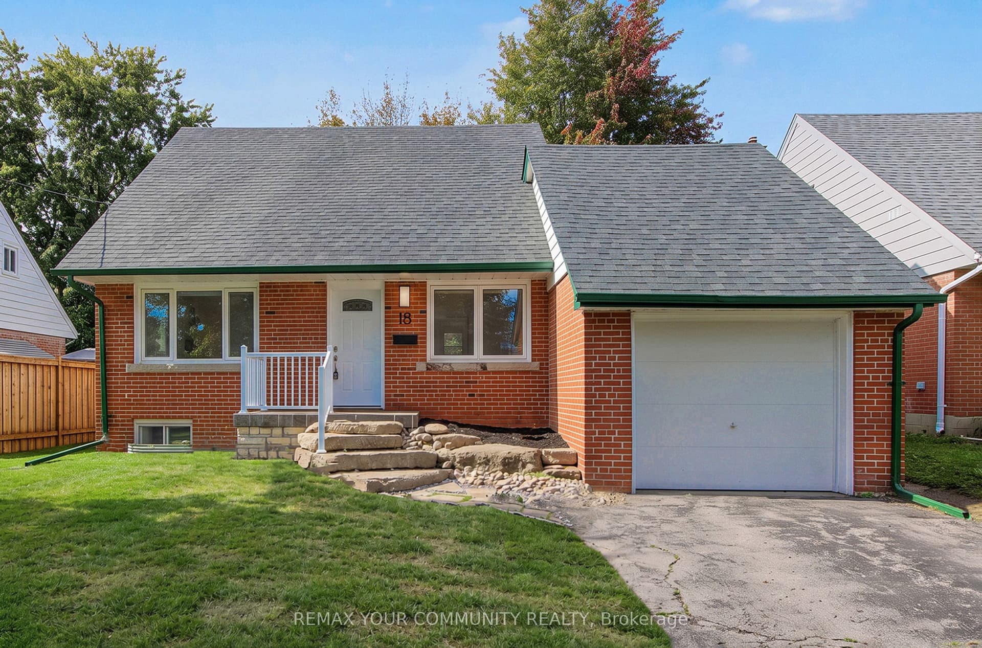 18 Robertsfield Cres