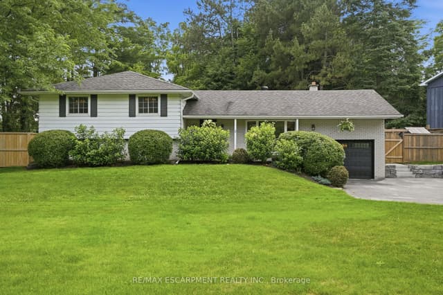 Detached at 2 Jameson Drive, Hamilton, ON L9H 5A2