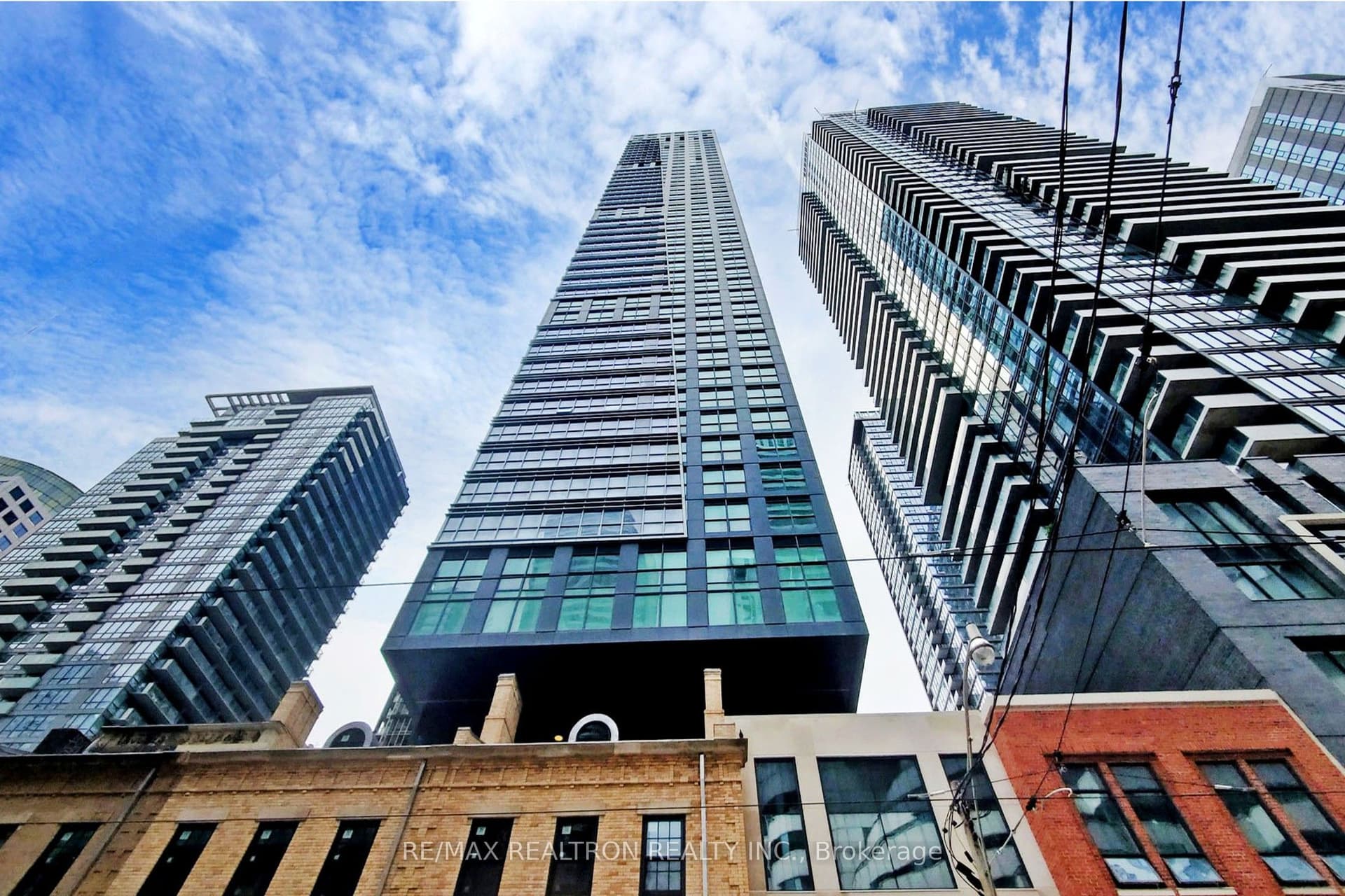 Suite 4105 · Floor 41, Unit 4105 · 327 King St W