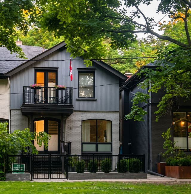 Att/Row/Townhouse at 21 Hillcrest Park, Toronto, ON M4X 1E8, Toronto C08