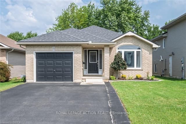 Detached at 15 Landon Avenue, Norfolk, ON N3Y 5J8