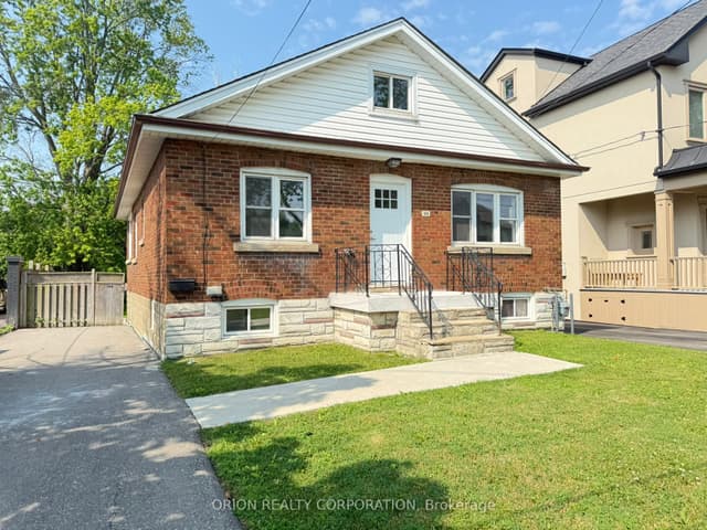 Detached at 1016 Haig Boulevard, Mississauga, ON L5E 2M5
