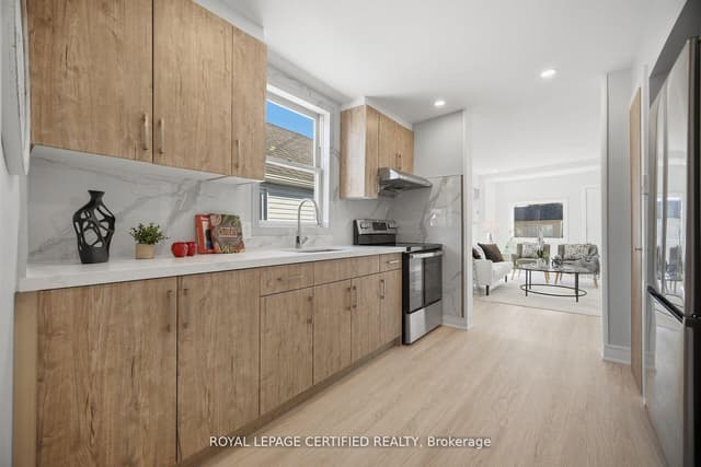 Detached at 1019 Ogden Avenue, Mississauga, ON L5E 2G4