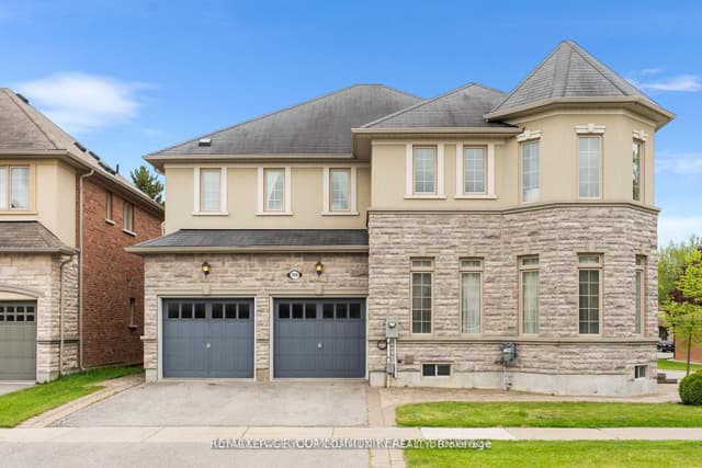 Detached at 108 Headwater Crescent, Richmond Hill, ON L4E 0T2