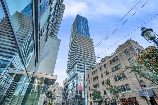 Condo Apartment at 89 Church Street 2807, Toronto, ON M5C 0B7, Toronto C08