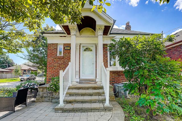 Detached at 441 Rimilton Avenue, Toronto, ON M8W 2G7, Toronto W06