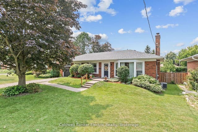 Detached at 326 Cochrane Street, Whitby, ON L1N 5J3