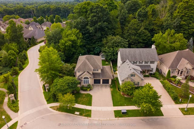 Detached at 1519 Shore Road, London South, ON N6K 4Z5
