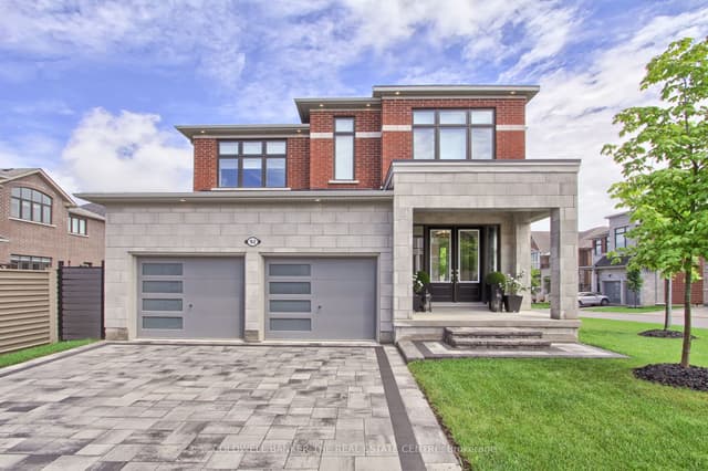 Detached at 92 Maple Fields Circle, Aurora, ON L4G 0P5