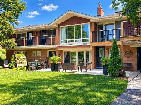Detached at 81 Thomson Drive, Hamilton, ON L8B 0G5