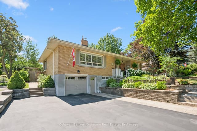 Detached at 25 Bennett Avenue, Guelph, ON N1E 2C6