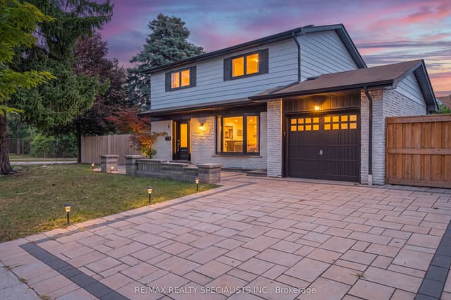 Detached at 8 CULHAM Street, Oakville, ON L6H 1G4