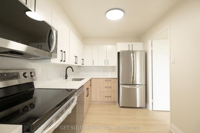 Condo Apartment at 120 Dundalk Drive 405, Toronto, ON M1P 4V9, Toronto E04