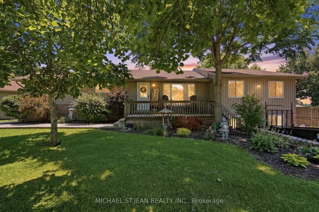 Detached at 25 Saveryn Road, Hamilton, ON L9B 1N4