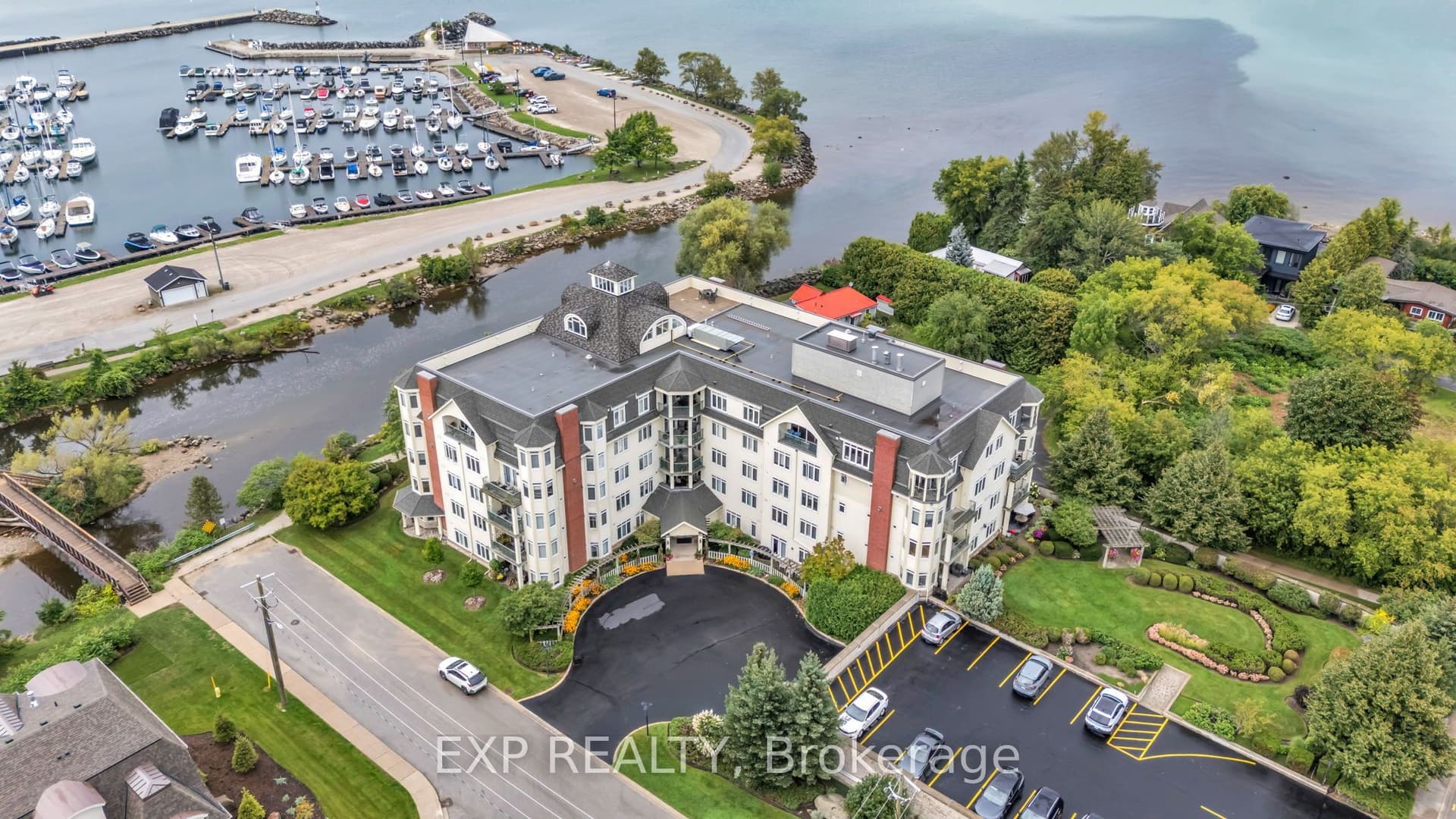 Suite 307 · Floor 3, Unit 307 · 10 Bay St E