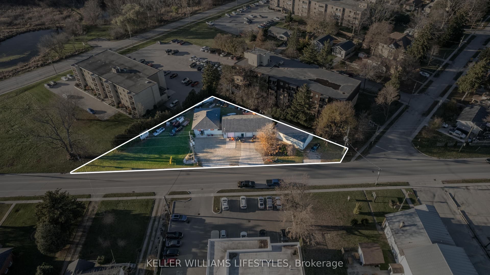 281 Metcalfe St W