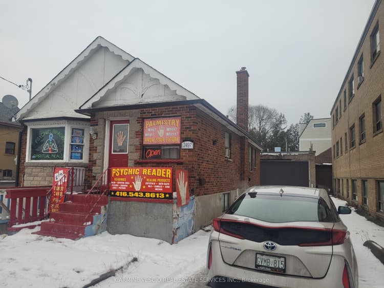 2497 Dufferin Street