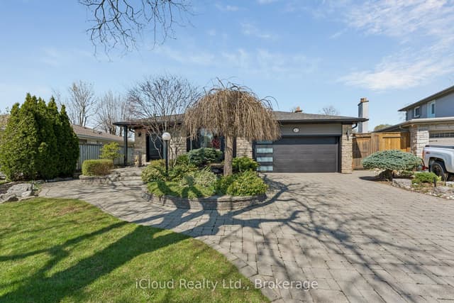 Detached at 43 Ferndale Crescent, Brampton, ON L6W 1G1