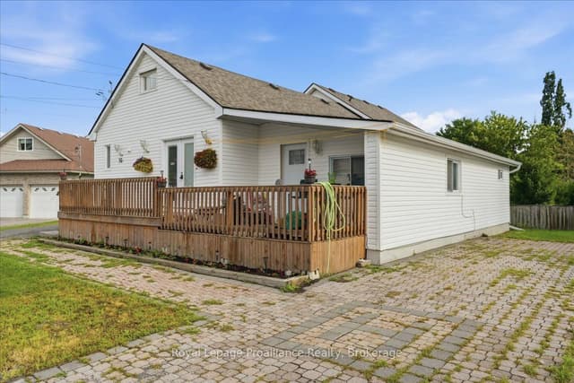 Triplex at 16 Graham Street, Belleville, ON K8P 1P3