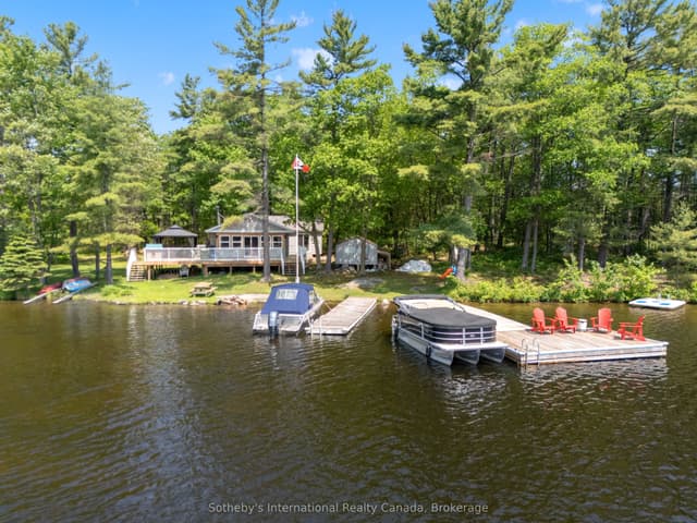 Detached at 4 Is 40 Go Home Lake, Georgian Bay, ON P0C 1H0