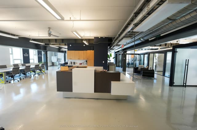 Office at 550 Bayview Avenue W 400, Toronto, ON M4W 3X8, Toronto C11