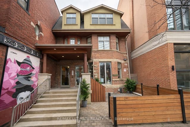 Office at 460 College Street 203, Toronto, ON M6G 1A1, Toronto C01
