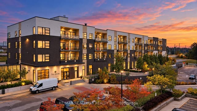 Condo Apartment at 555 William Graham Drive PH446, Aurora, ON L4G 3H9