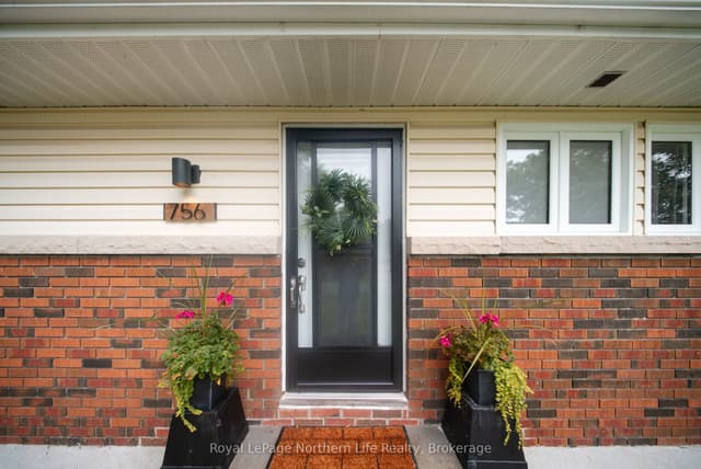 Detached at 756 Eastwood Avenue, North Bay, ON P1B 7V3