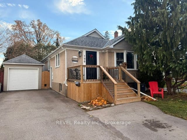 Detached at 190 Carlton Street, St. Catharines, ON L2R 1S4